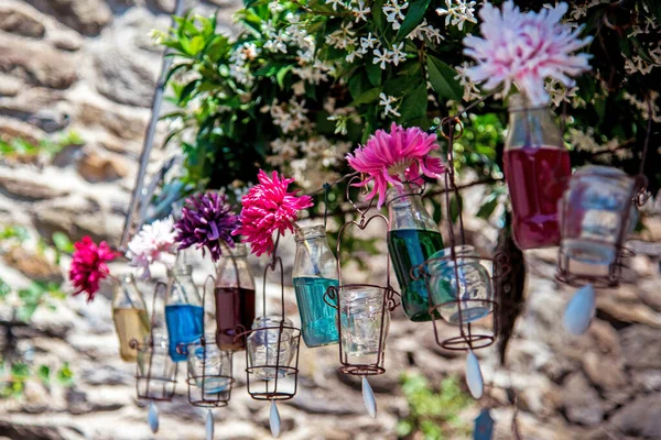 Flowers Jars Middle Street Background Jasmine Flowers Stone Wall — Stockfoto