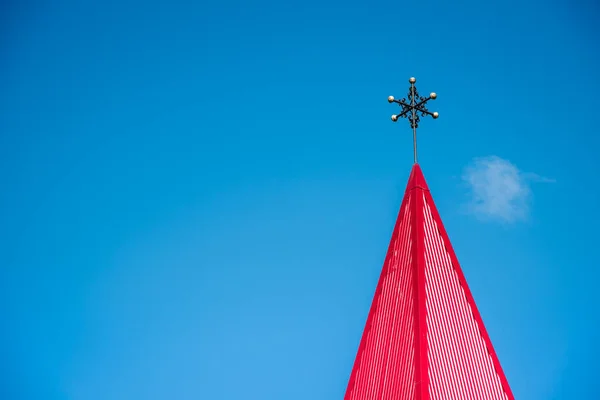 Абстрактний Образ Червоним Шпилем Християнської Церкви — стокове фото