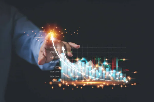 Üzletember Megható Pont Virtuális Képernyő Gazdasági Növekedés Grafikon Értéktőzsdei Pénzügyi — Stock Fotó