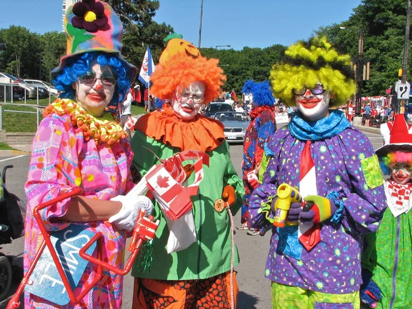Toronto Ontario Kanada Juli 2008 Clowner Välkomnar Människor Till Kanadadadas — Stockfoto