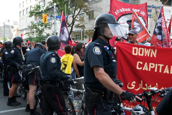 Торонто Онтарио Канада 2010 Полиция Использовала Велосипеды Контролировать Тысячи Активистов — стоковое фото
