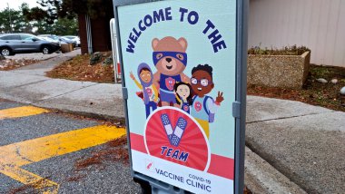 Covid-19 Aşı Kliniği 'nin afişi.