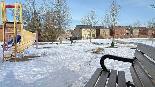 Χειμερινός Χώρος Αναψυχής Για Παιδιά Slide Εξοπλισμός Παιχνιδιού Στην Παιδική — Φωτογραφία Αρχείου