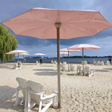 Sahilde sıcak bir yaz günü