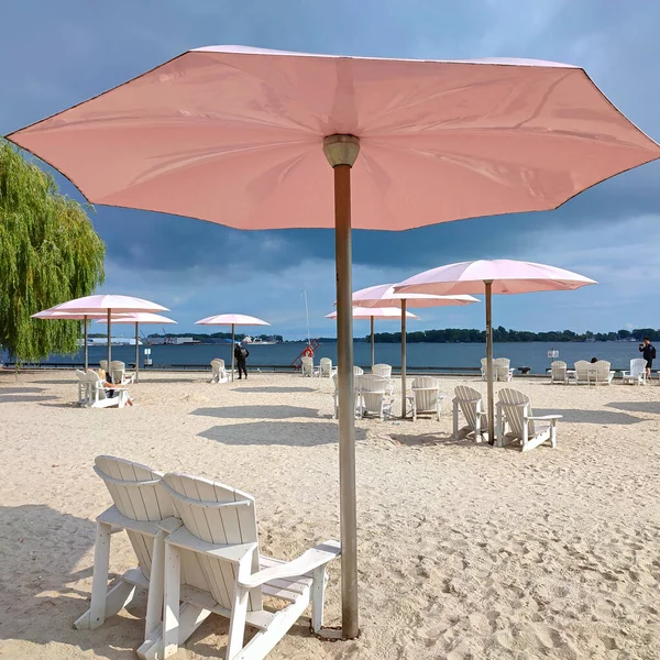 Sahilde sıcak bir yaz günü