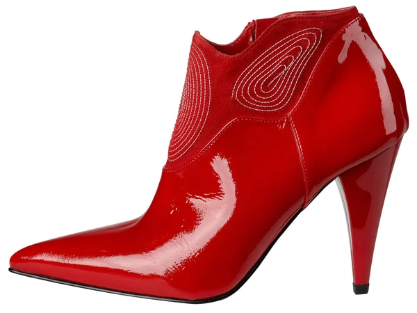 Zapato de charol rojo brillante femenino con tacón alto — Foto de Stock