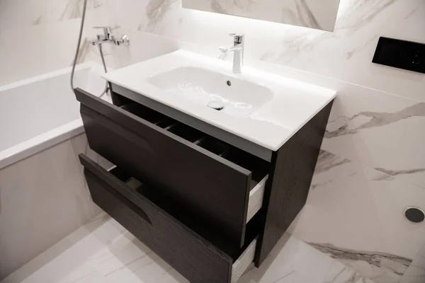 Armadietto Bagno Con Lavabo Vasca — Foto Stock