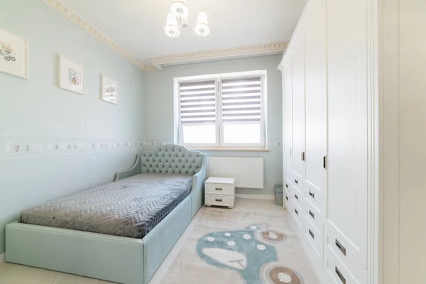 Elegante Interior Una Nueva Habitación Para Niños Con Una Cama —  Fotos de Stock