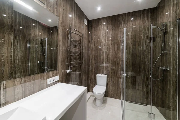 Large Clean Bathroom Glass Shower — Stock Photo, Image