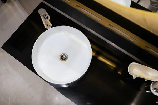 White Water Sink Black Countertop Bathroom Top View — Foto Stock