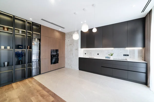 Modern Interior Design Kitchen Black Wood Tiled Flooring —  Fotos de Stock