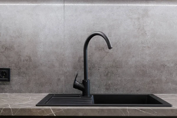 Black Sink Black Metal Water Tap Gray Kitchen Countertop — Stock Photo, Image