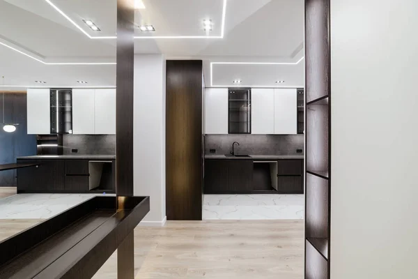 Modern Interior Design House New Kitchen Large Mirror —  Fotos de Stock