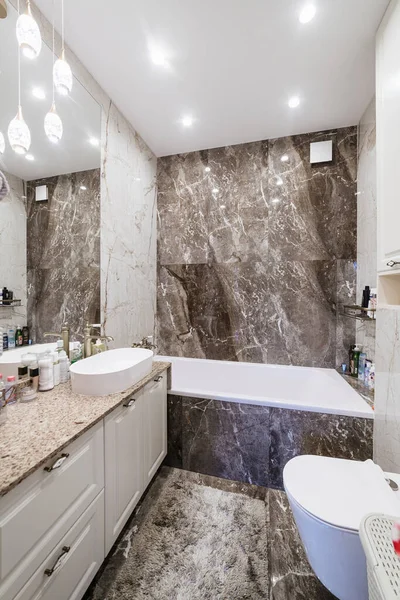 Modern Interior Design Bathroom Vertical Photo — ストック写真