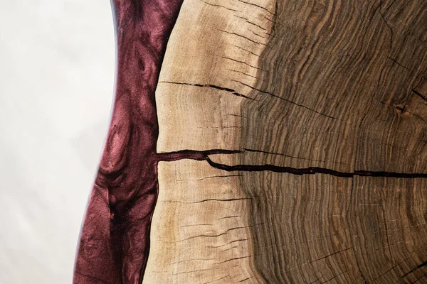 Стіл Натурального Дерева Бордової Епоксидної Смоли — стокове фото