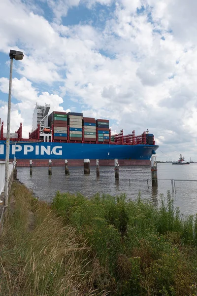 Doel Belgien August 2020 Vertikale Aufnahme Des Containerschiffs Cosco Shipping — Stockfoto