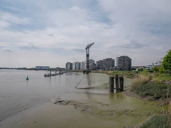 Última Grúa Boelwerf Lado Del Río Scheldt Con Apartamentos Lujo — Foto de Stock