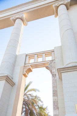 Jaffa eski şehrin eski Camii ile sabah görünümünü foregr üzerinde