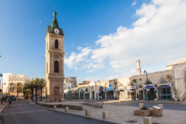 Vista de la mañana de la antigua ciudad de Jaffa con antigua mezquita en primer plano — Foto de Stock