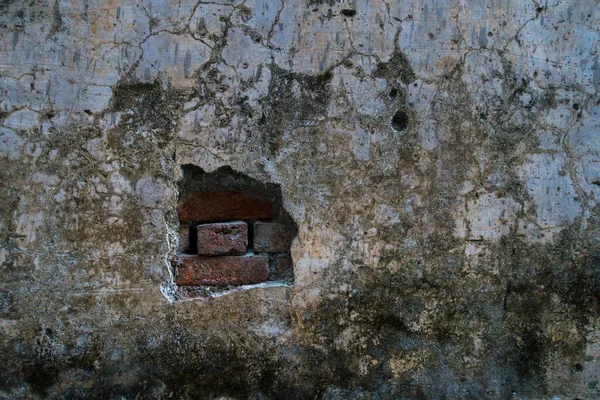 Primo Piano Muro Cemento Danneggiato Con Mattoni Vista India — Foto Stock