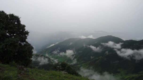 Panoráma Alsó Himalájai Régió Uttarakhand Során Monszun Zöld Hegycsúcsok Felhőkkel — Stock videók
