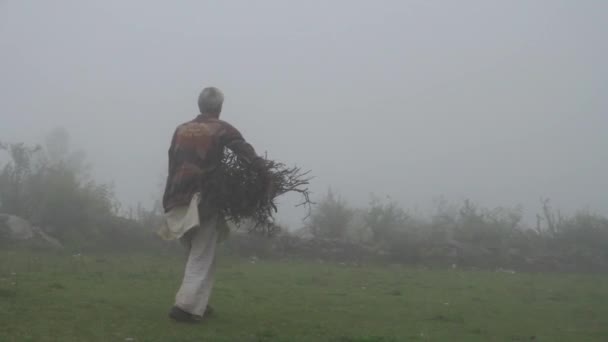 Editorial Dated 29Th Aug 2021 Location Uttarakhand India Rural Man — Stockvideo