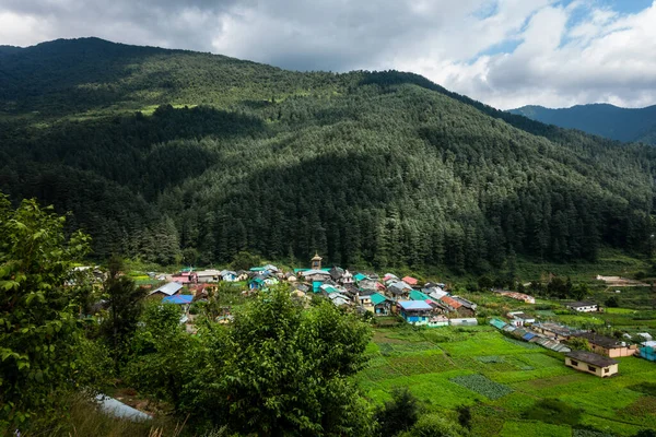 Wide Angle Shot Village Mountains Lower Himalayan Region Uttarakhand State — Foto de Stock