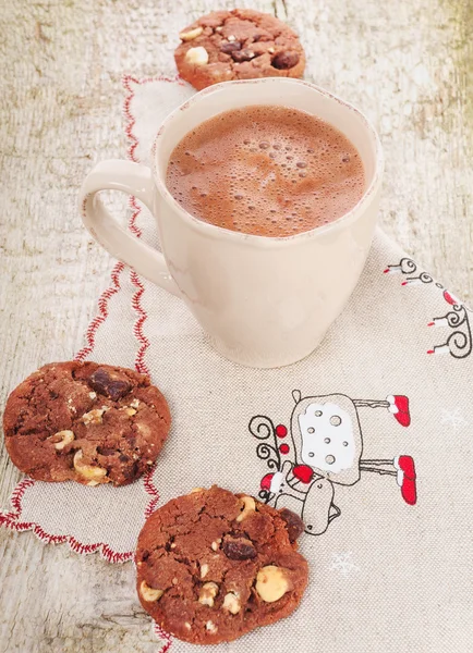 Christmas hot cocoa with chocolate cookies — Stock Photo, Image