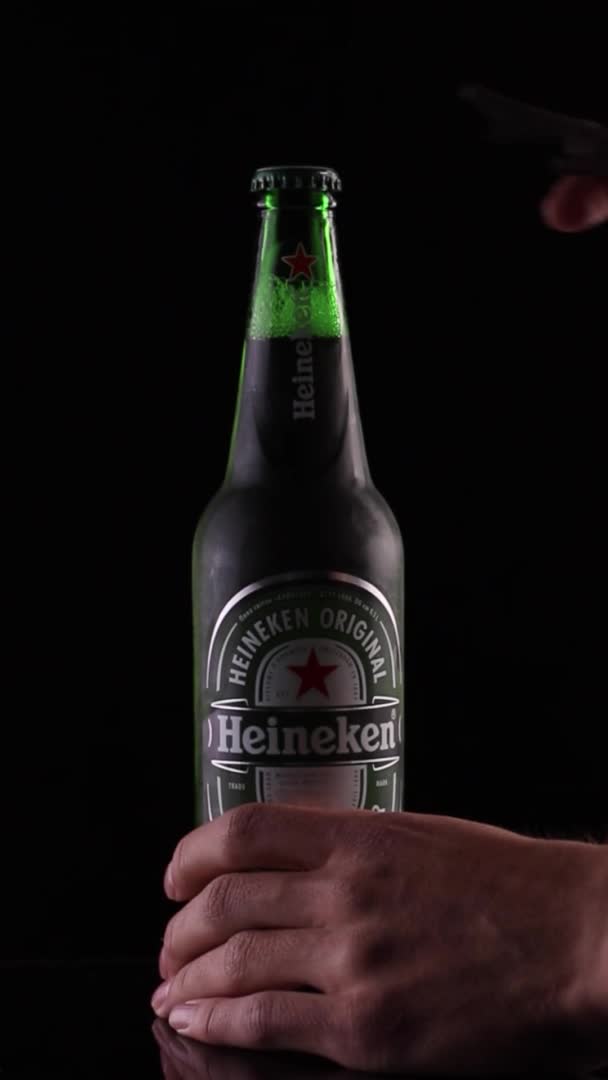 Heineken Otevírá Krásný Zvuk Otvírám Víčko Piva Zvuk Asmr Jak — Stock video