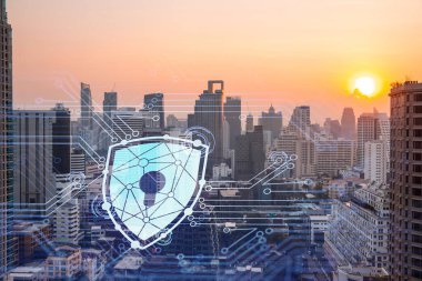 Güneydoğu Asya, Bangkok 'un günbatımı panoramik şehir manzarasında Padlock' un hologramı. Siber güvenlik istihbaratı kavramı. Çoklu pozlama.