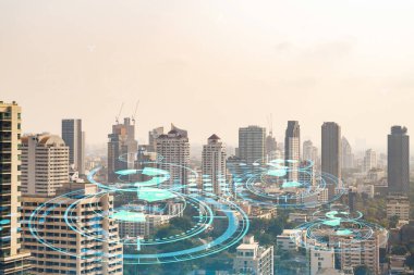 Panorama şehrinin Bangkok manzarası üzerinde teknoloji hologramı. Güneydoğu Asya 'nın en büyük teknoloji merkezi. Kodlama ve yüksek teknoloji geliştirme kavramı. Çift pozlama.