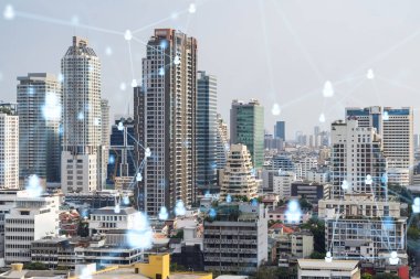 Sosyal medya, Bangkok, Güneydoğu Asya 'nın Panorama şehri manzarası üzerinde hologramı simgeliyor. Halkla ilişkiler, bağlantılar ve kariyer fırsatları kavramı. Çift pozlama.