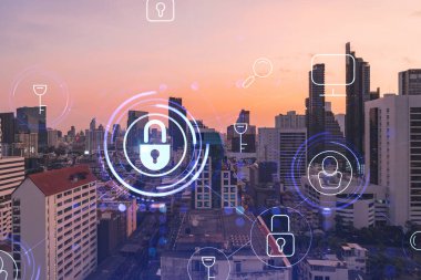 Güneydoğu Asya, Bangkok 'un günbatımı panoramik şehir manzarasında Padlock' un hologramı. Siber güvenlik istihbaratı kavramı. Çoklu pozlama.