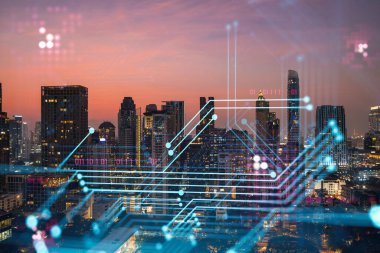 Parlak teknolojik süreç hologramı, gün batımında Bangkok 'un havadan panoramik manzarası. Güneydoğu Asya 'daki en büyük yenilikçi teknoloji merkezi. Çoklu pozlama.