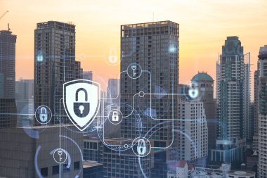Güneydoğu Asya, Bangkok 'un günbatımı panoramik şehir manzarasında Padlock' un hologramı. Siber güvenlik istihbaratı kavramı. Çoklu pozlama.