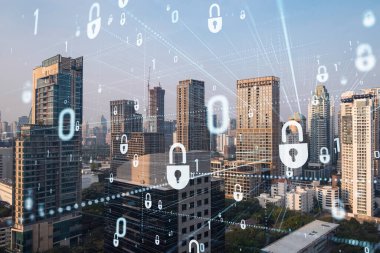 Güneydoğu Asya, Bangkok 'un günbatımı panoramik şehir manzarasında Padlock' un hologramı. Siber güvenlik istihbaratı kavramı. Çoklu pozlama.