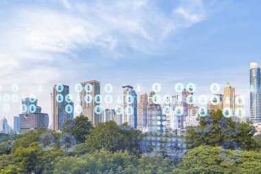 Sosyal medya, Bangkok, Güneydoğu Asya 'nın Panorama şehri manzarası üzerinde hologramı simgeliyor. Halkla ilişkiler, bağlantılar ve kariyer fırsatları kavramı. Çift pozlama.