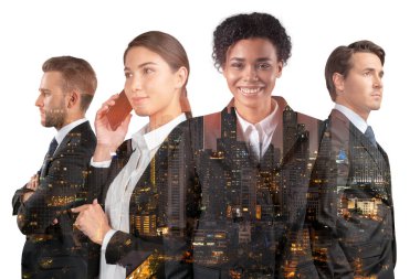 Takım elbiseli dört pozitif rüya gören iş adamı danışmanı grubu. Asya kurumsal yaşam tarzı, çok uluslu genç profesyoneller. Gece Bangkok şehri manzarası. Çift pozlama