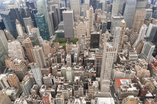 Vista panorâmica aérea da cidade do topo do telhado do distrito de New York City Financial Downtown durante o dia. Manhattan, NYC, EUA. A vibrantes bairros de negócios — Fotografia de Stock