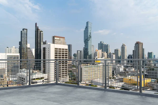 Panoramic Bangkok skyline view, concrete observatory deck on rooftop, daytime. Luxury Asian corporate and residential lifestyle. Financial city downtown, real estate. Product display mockup empty roof — Stock Photo, Image