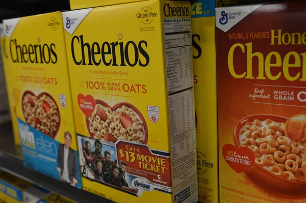 Columbus Ohio Usa June 2019 General Mills Cheerios Featured Cereal — Stock Photo, Image