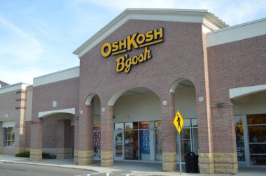 Columbus, OH - 24 Temmuz 2017: OshKosh B 'gosh, Oshkosh, Wisconsin' de kurulan Amerikalı çocuk giyim şirketi.
