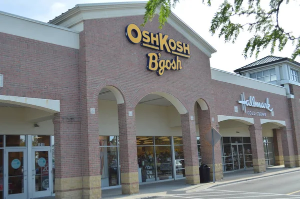 Columbus Juli 2017 Oshkosh Gosh Ett Amerikanskt Barnklädesföretag Grundat Oshkosh — Stockfoto