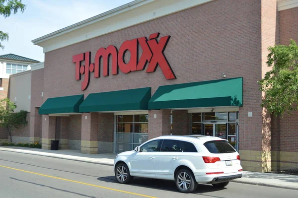 美国俄亥俄州哥伦布 2017年7月24日 Tjx公司旗下的T Maxx是一家以更低价格销售品牌商品的美国百货商店 这个品牌还拥有家居用品 棉花等 免版税图库图片