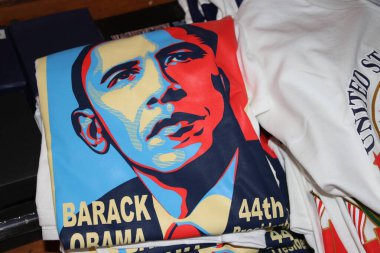 Washington, DC / USA 8 Mart 2019: Barack Obama ABD 'nin 44. Başkanı satış standında sergileniyor.