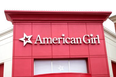 Columbus, Ohio / ABD 28 Şubat 2019: American Girl oyuncak bebekler, kıyafetler, oyuncak bebek mobilyaları, oyuncak bebek aksesuarları, kitaplar ve daha fazlası için popüler bir perakende mağazası. 