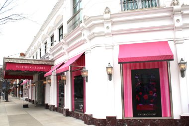 Columbus, Ohio / ABD 28 Şubat 2019: Victoria 's Secret, dünya çapında birden fazla yeri olan üst sınıf kadın iç çamaşırları için popüler bir marka perakendecisi..