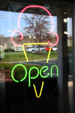 Columbus, Ohio / ABD 13 Nisan 2019 Graeter 's, Cincinnati, Ohio merkezli bölgesel dondurma zinciri. 1870 'te Louis C.Graeter tarafından kuruldu. Orta Batı' da 50 'den fazla perakende satış yeri var..