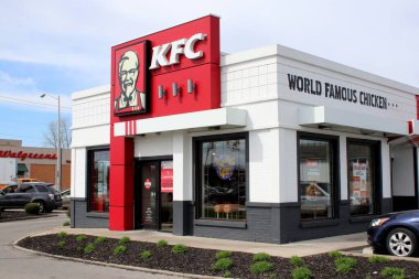 Columbus, OH / USA April10,2019: Kentucky Fried Chicken (KFC), dünyanın en büyük ikinci restoran zinciri..
