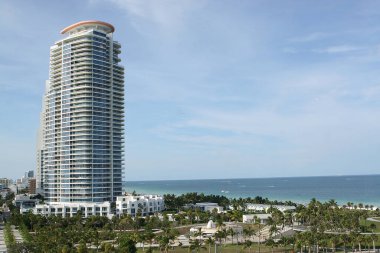 Miami, Florida / ABD 24 Kasım 2017: Miami 'deki Güney Sahili kıyısı boyunca apartmanlar.
